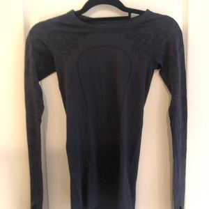 Lululemon thermal top